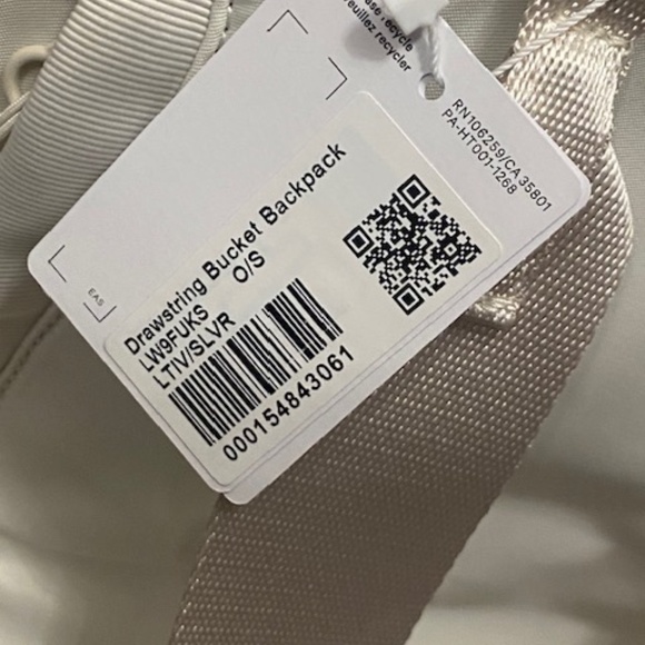 Lululemon NWT Drawstring Bucket Backpack 10L - Picture 4 of 4